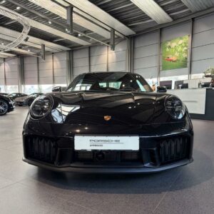 PORSCHE 911 CARRERA 4 GTS