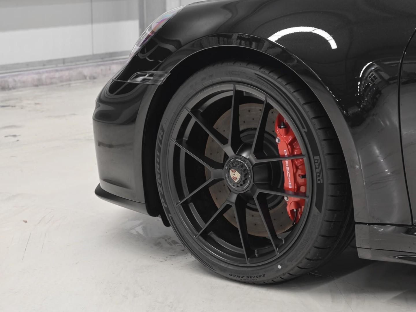 Porsche 911 GTS 4