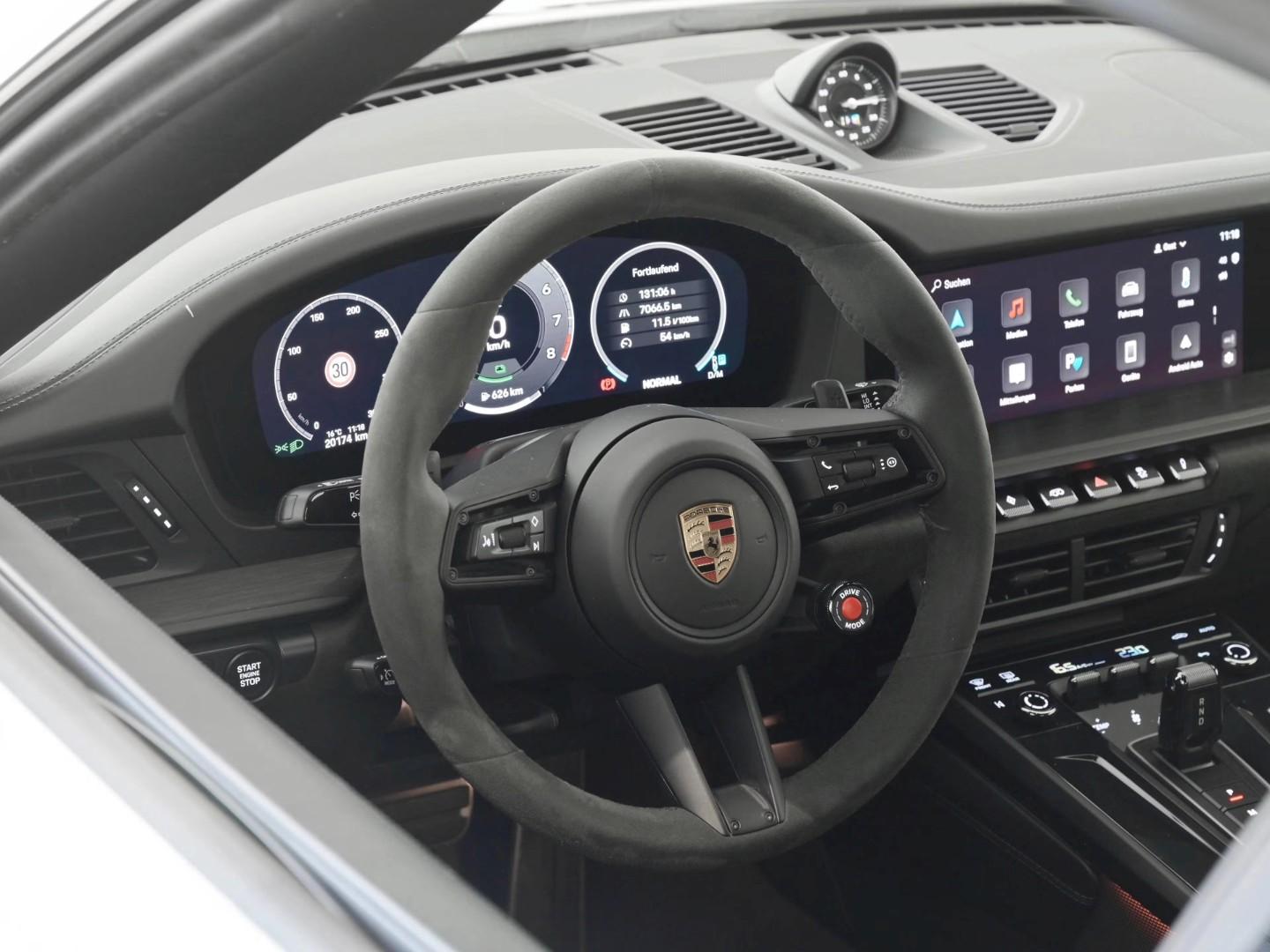 PORSCHE 911 CARRERA GTS
