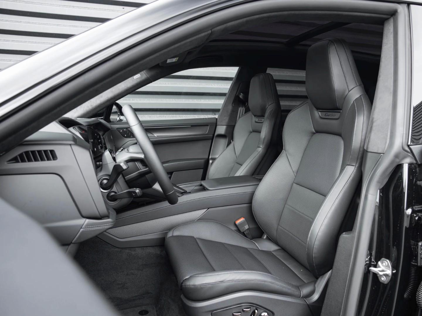 PORSCHE CAYENNE TURBO