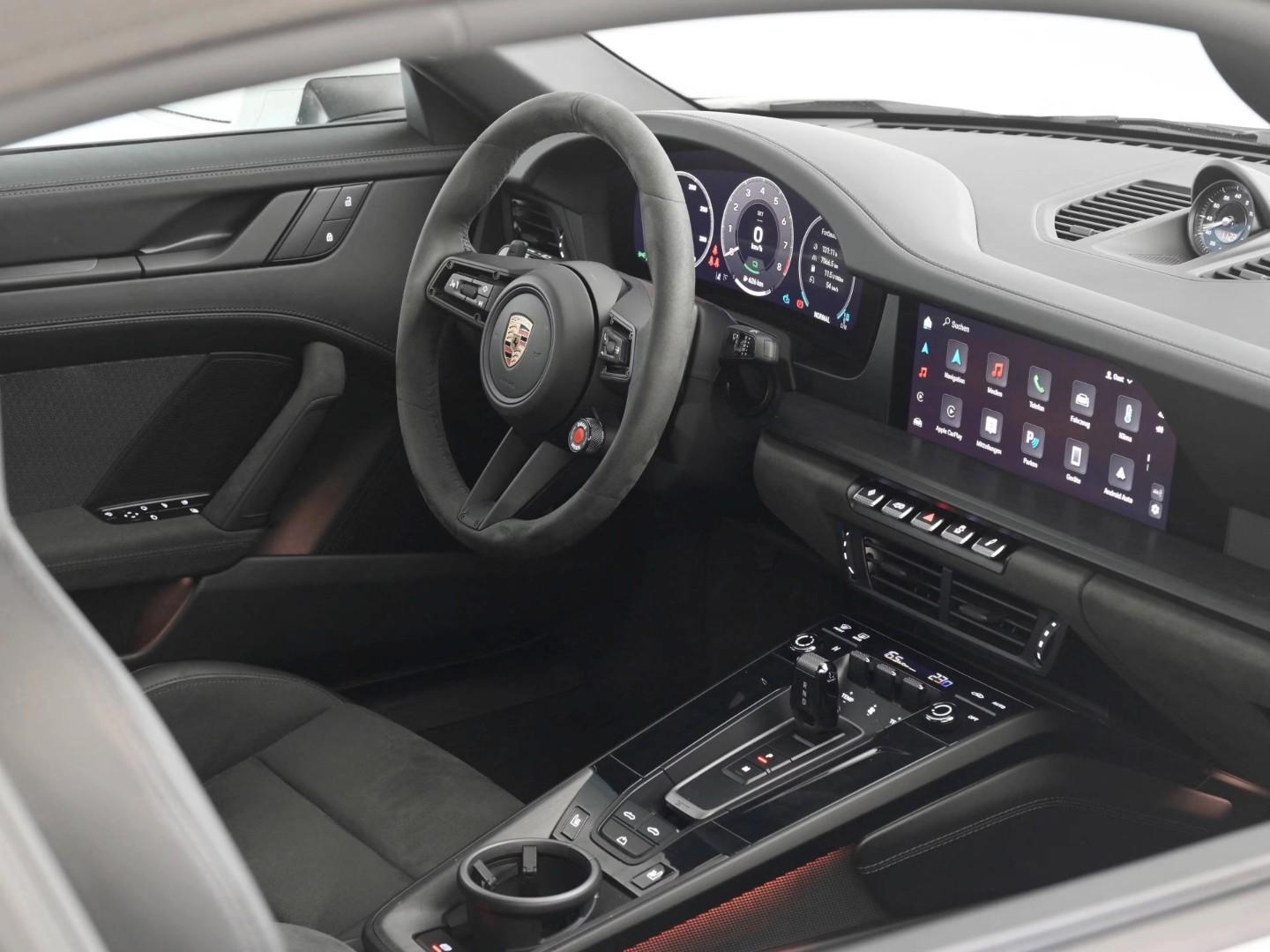 PORSCHE 911 CARRERA GTS