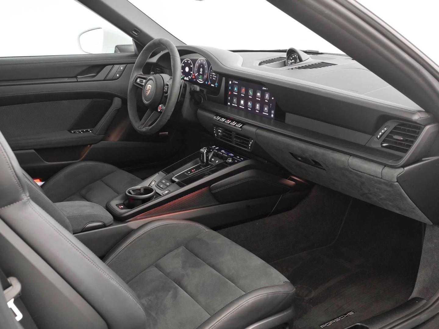 PORSCHE 911 CARRERA GTS