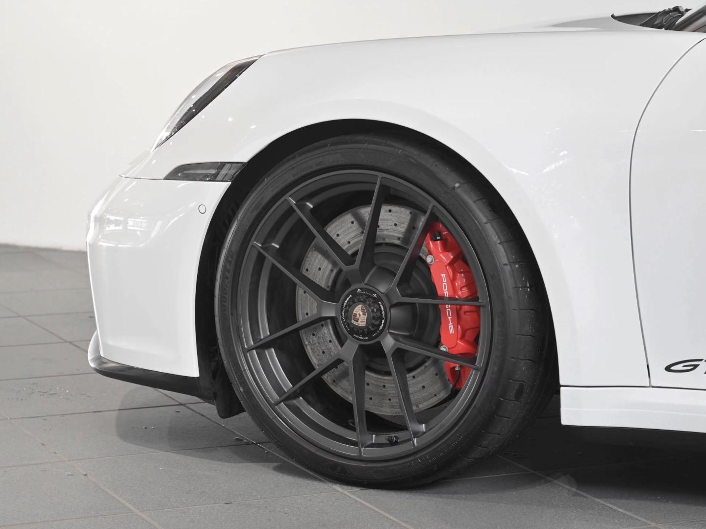 PORSCHE 911 CARRERA GTS