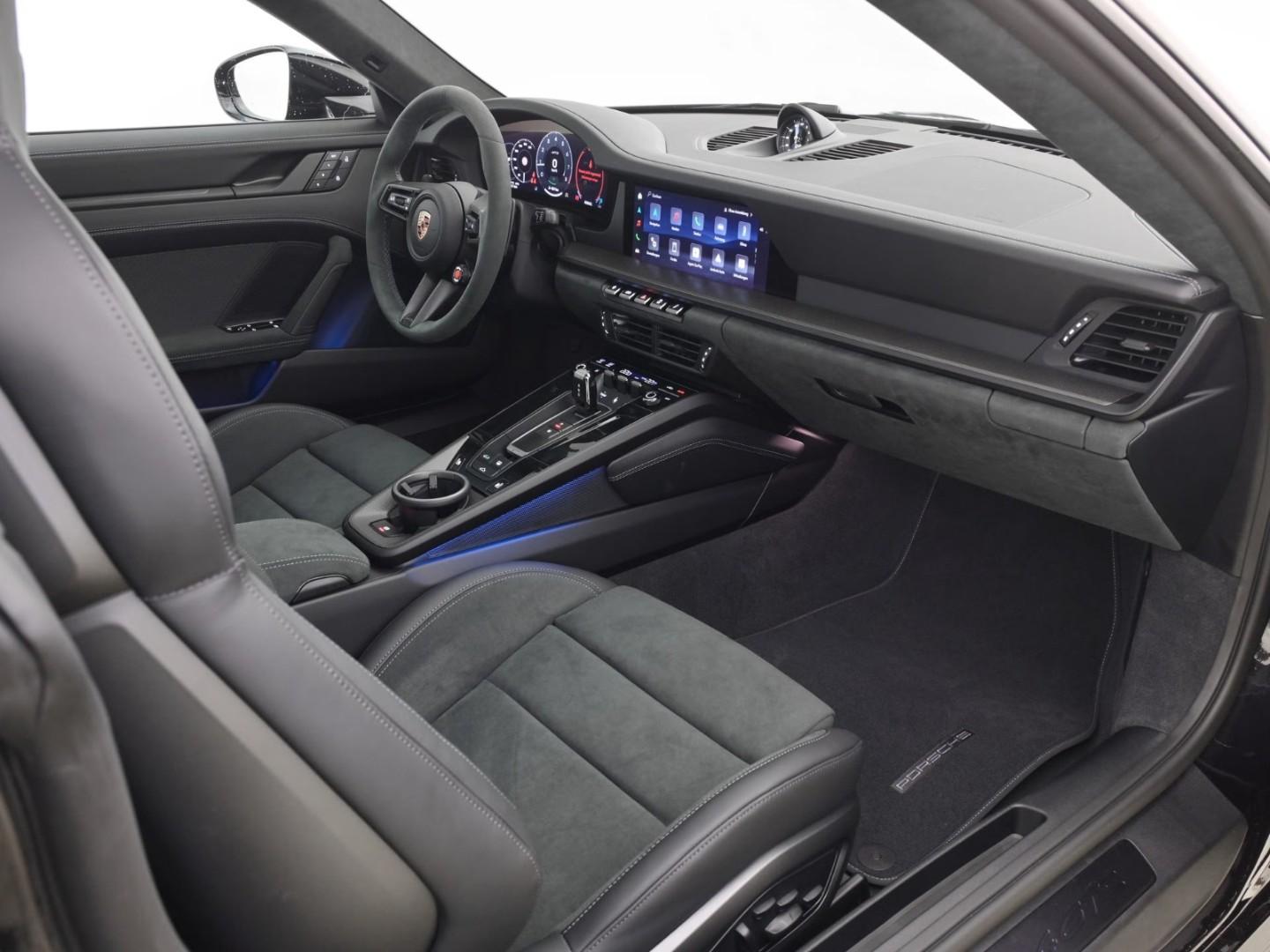 Porsche 911 GTS 4