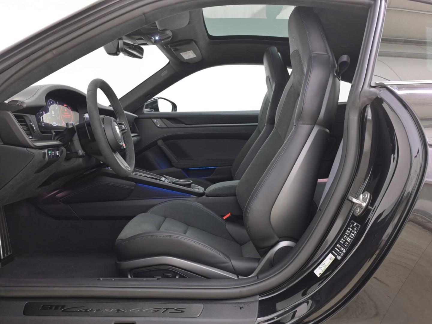 Porsche 911 GTS 4