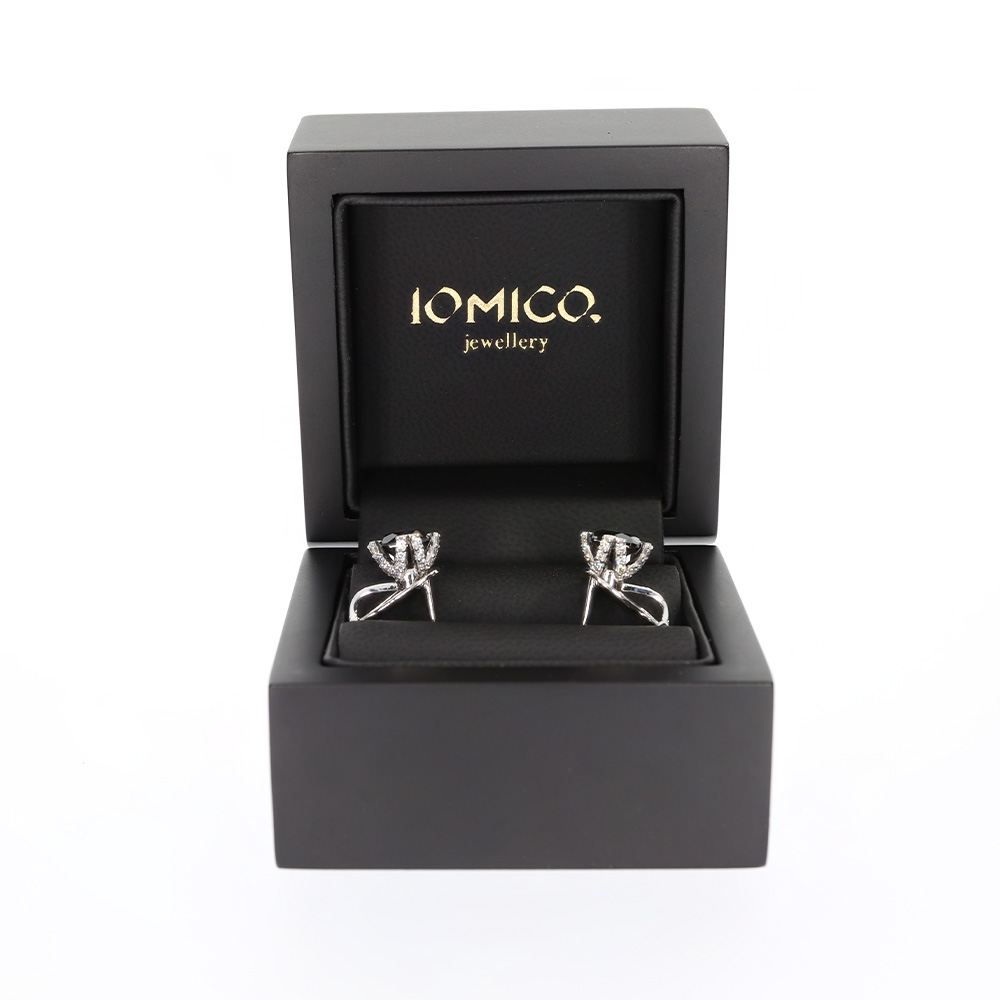 Cercei din Platina cu Diamante negre de 2.72ct si Briliante naturale de 0.56ct – IOMICO × GS777