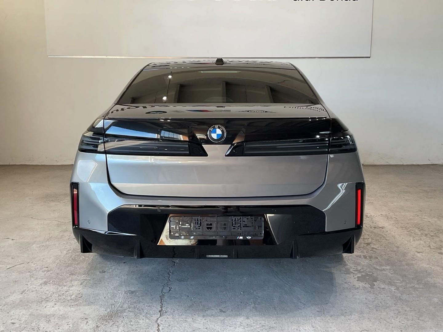 BMW 740 xDrive — fotografia originală 4 UltimateCars