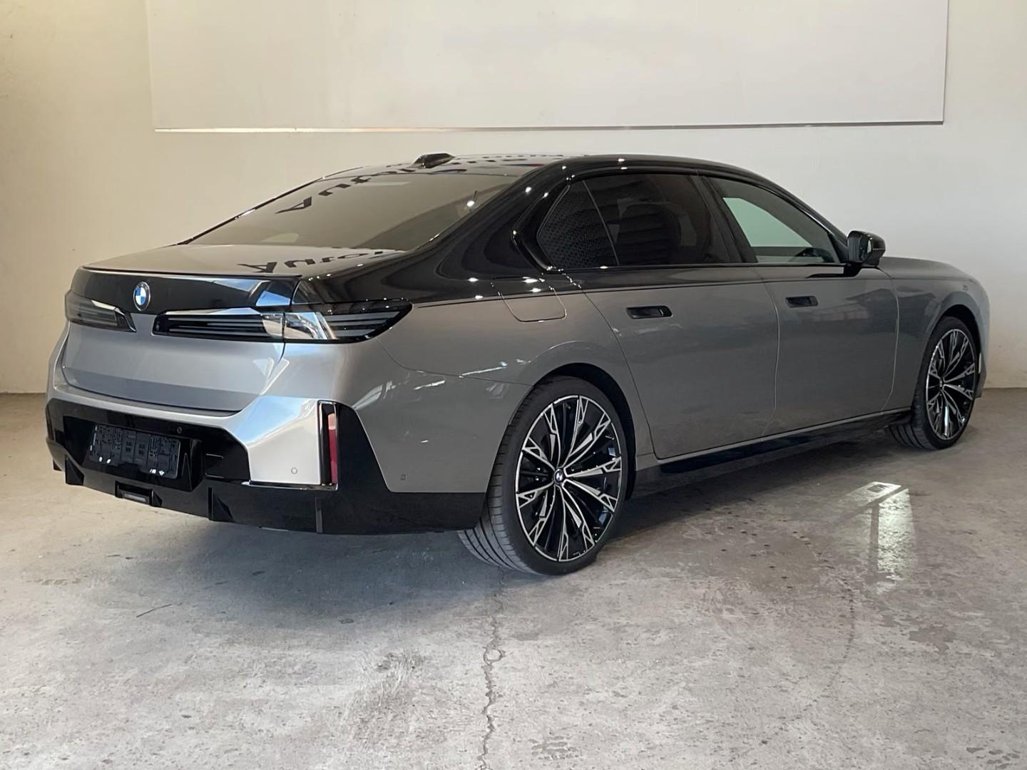 BMW 740 xDrive — fotografia originală 5 UltimateCars