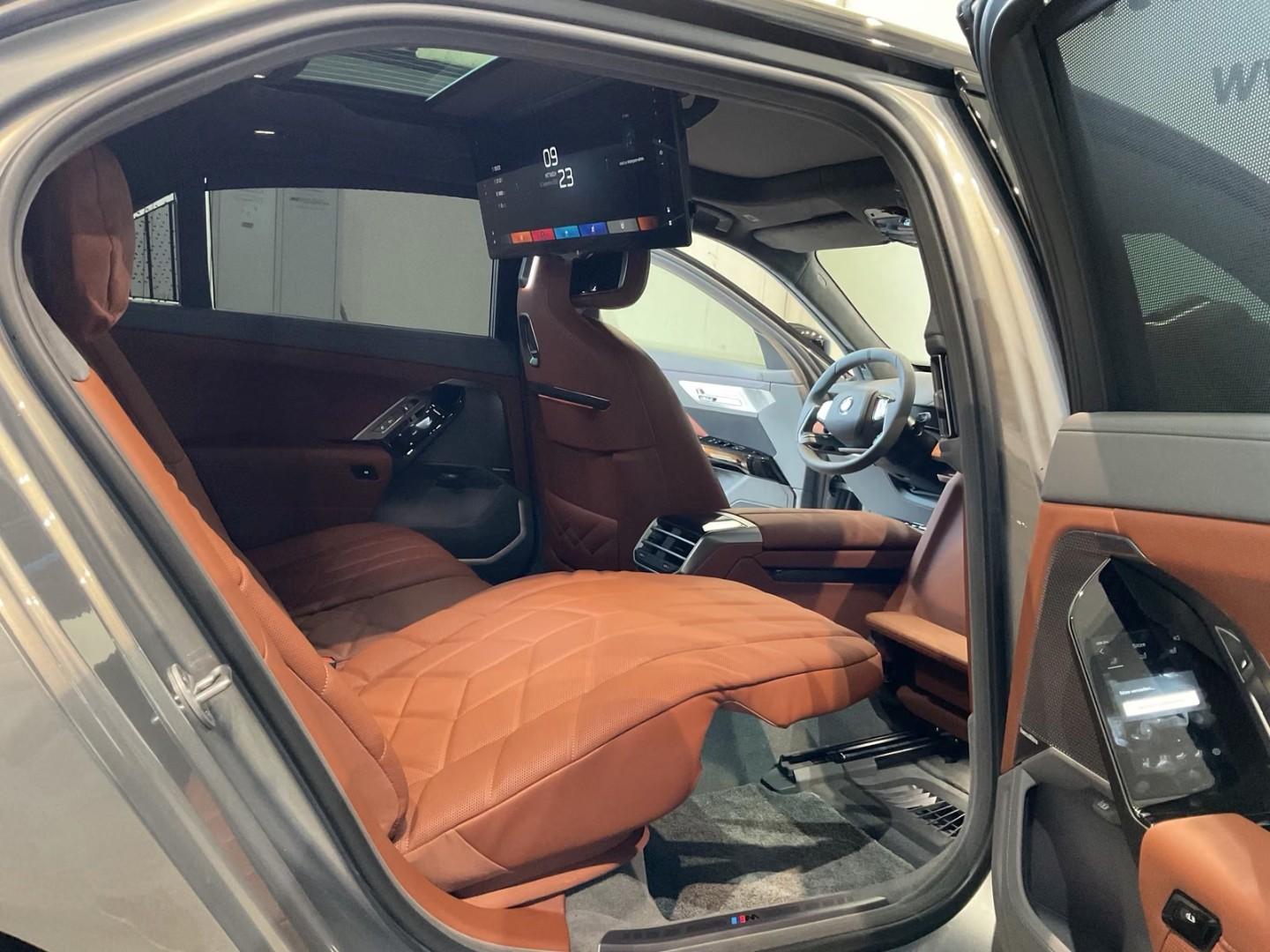 BMW 740 xDrive — fotografia originală 9 UltimateCars