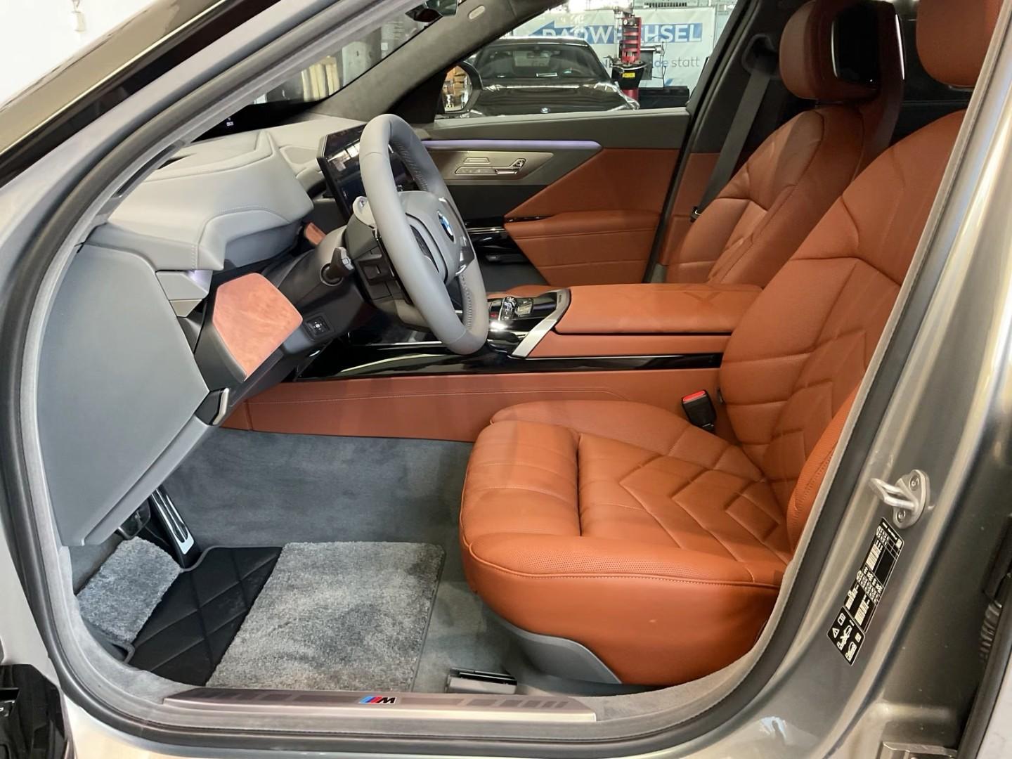 BMW 740 xDrive — fotografia originală 11 UltimateCars