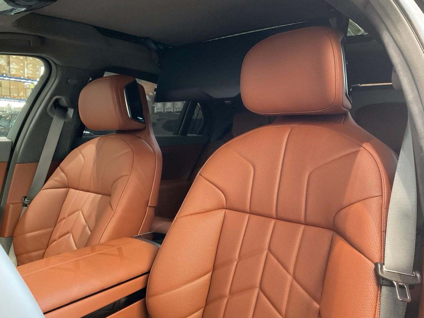 BMW 740 xDrive — fotografia originală 12 UltimateCars